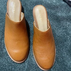 Portland Leather Goods, size 6
